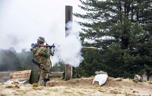 Підрозділи РФ активізували розвідку і продовжують обстріли на Донбасі з метою завадити перегрупуванню українських військ.