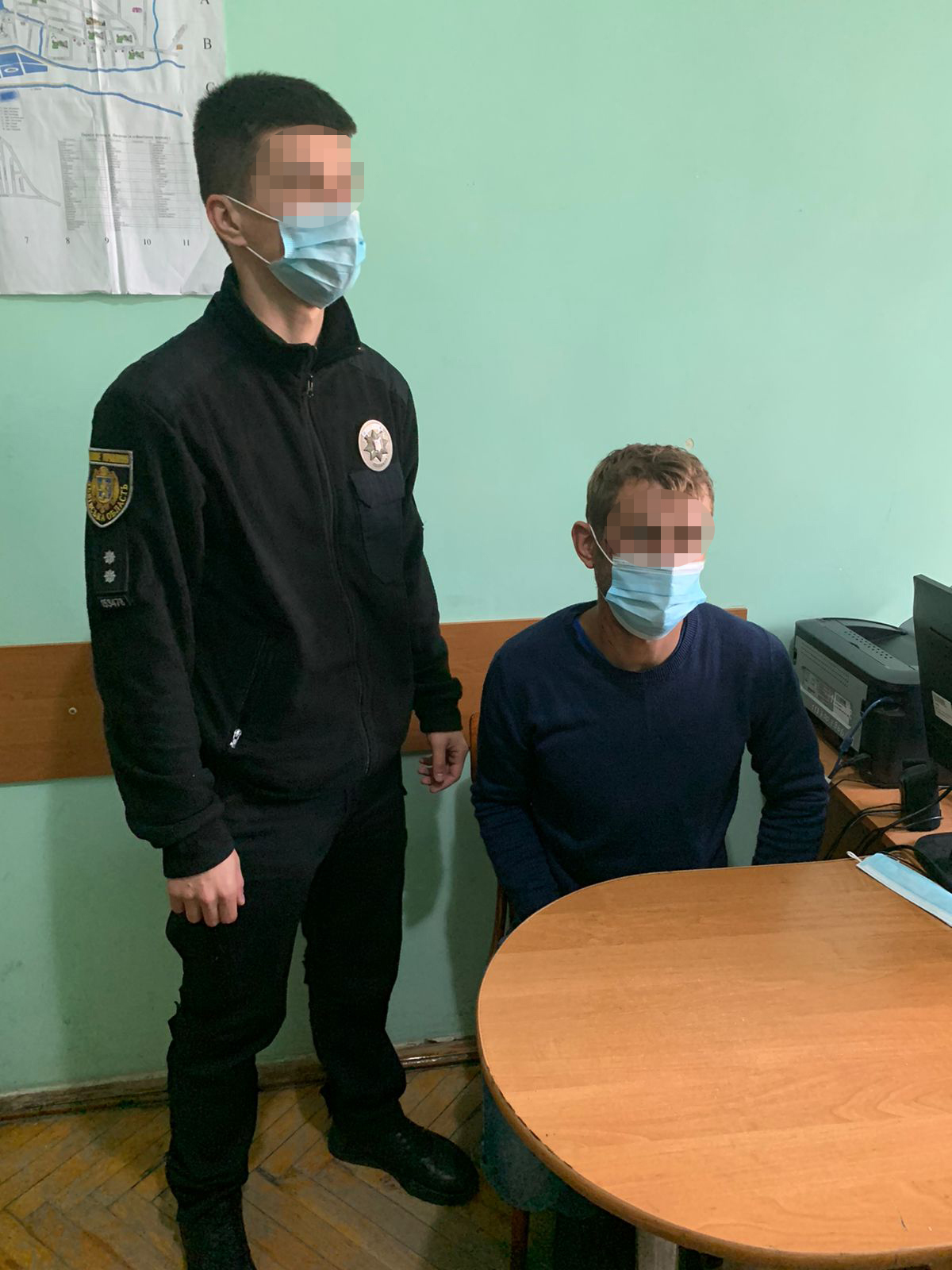 При совершении преступлений задержанный, 26-летний житель Запорожской области, находился в состоянии наркотического опьянения.
