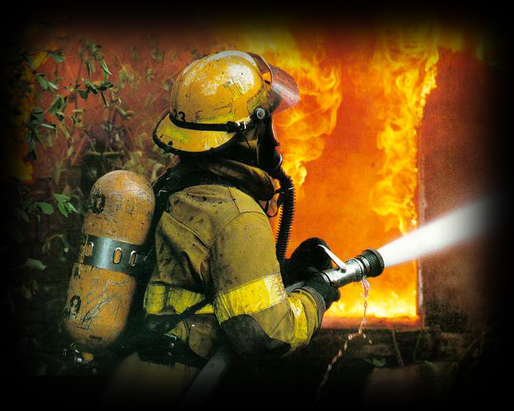Мукачевские пожарные спасли многоэтажку от большой беды.