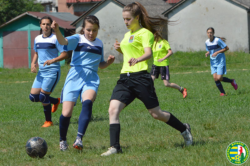 30 травня в Хусті та Ізі відбулись поєдинки чемпіонату Закарпаття серед дівчат вікової категорії 2002 років народження і молодші.

