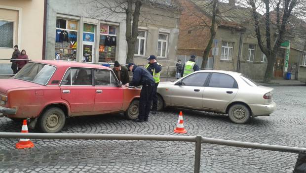 Сегодня, 10 декабря в 12:30 в Мукачево на улице Ярослава Мудрого, произошло дорожно-транспортное происшествие.