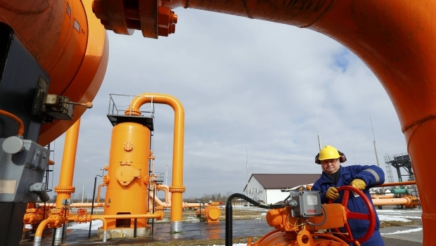Медведев заявил, что в течение всего зимнего периода и вплоть до конца II квартала цена на газ для Украины рассчитывалась со скидкой в размере 100 долларов на 1 тыс. кубометров.
