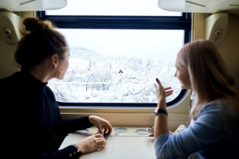 Загалом до найзахіднішої області України прямують 5 потягів у яких є купе суто для жінок.