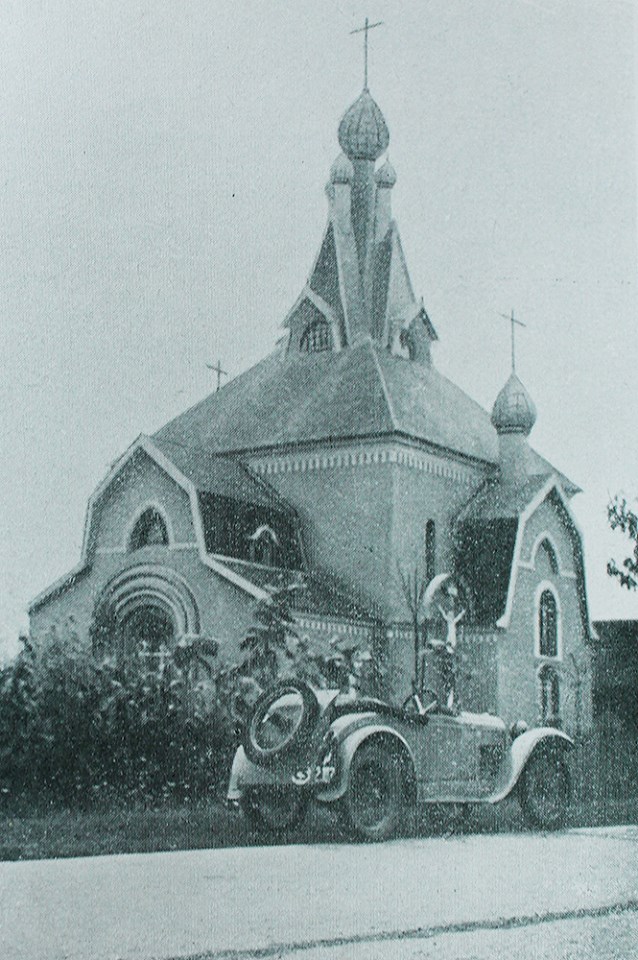 Будівництво храму розпочалось 1922 року під керівництвом Всеволода Коломацького. Завершено у 1927 році.