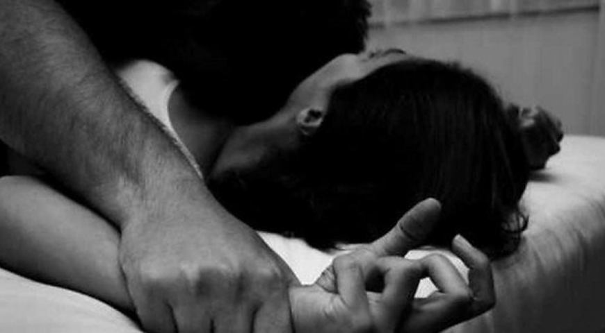 У поліції Закарпаття підтверджують випадок із згвалтуванням в Ужгороді 17-річної дівчини.