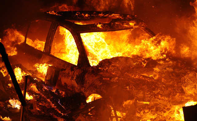 На Закарпатті згоріла автівка марки Audi.