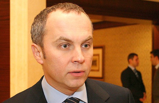 Двоє народних депутатів України виявили бажання взяти екс-міністра юстиції Олену Лукаш на поруки.