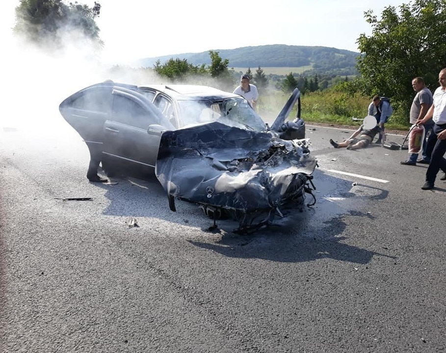 Аварія сталася сьогодні, 19 серпня, поблизу Золочева, що на Львівщині.