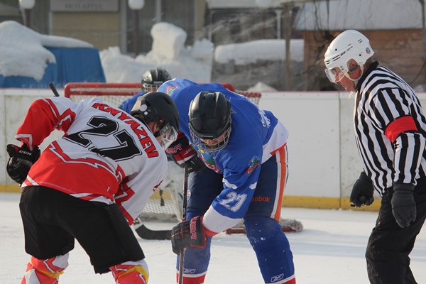 Уже в эти выходные, 18 и 19 февраля, в областном центре Закарпатья на ледовой арене состоятся финальные игры чемпионата Закарпатья по хоккею.