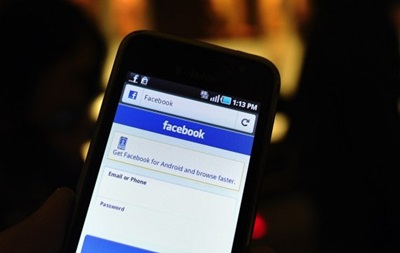 Користувачі соцмережі відзначають, що проблема впливає тільки на деякі сторінки Facebook і деякі види постів
