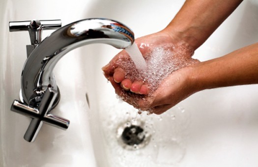 Национальная комиссия, осуществляющая госрегулирование в сфере энергетики и коммунальных услуг (НКРЕКП) с 1 мая 2015 года повышает тарифы на воду для населения.

