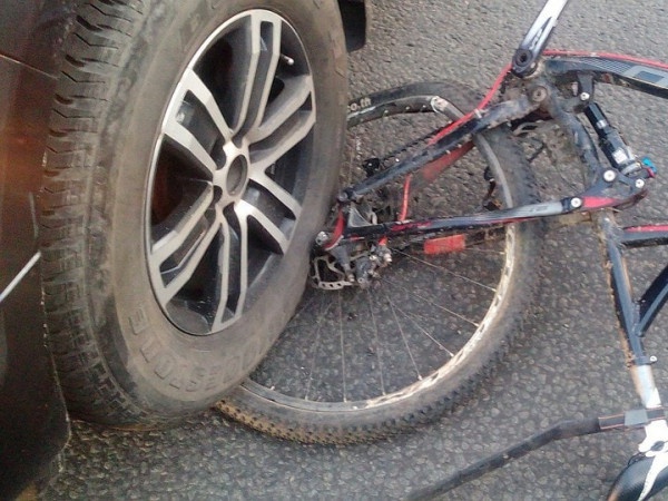 Учора на автодорозі поблизу міста Нововолинськ 72-річний велосипедист впав під причіп вантажівки. Внаслідок ДТП постраждалий загинув.