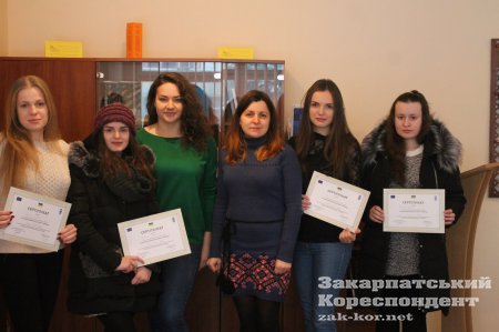 Активним студентам УжНУ вручили сертифікати від Проекту ПРООН та ЄС