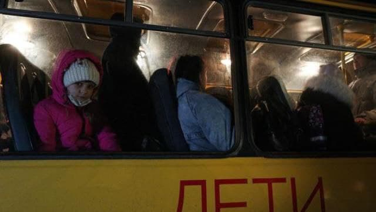 У понеділок гуманітарними коридорами евакуйовано 3 376 людей, але росіяни порушували домовленості.

