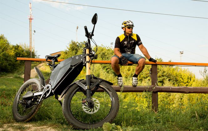 Українські розробники представили гібрид мотоцикла і гірського велосипеда під назвою Delfast Ebike.
