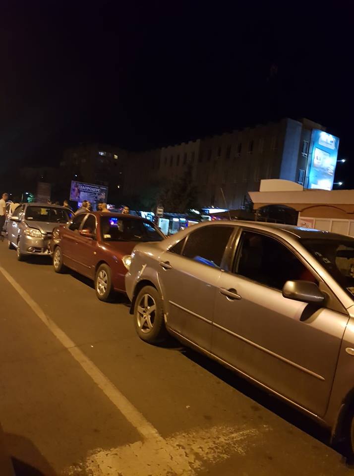 На Минайській в Ужгороді вночі сталася ДТП за участі чотирьох автівок.