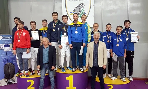 Вперше в історії чоловіча збірна Закарпаття здобула бронзу українського Чемпіонату серед шпажистів.

