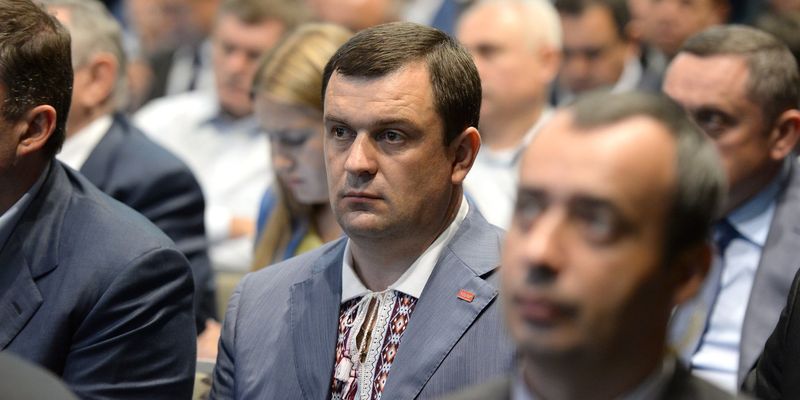 Голова Мінфіну повинна представити Яценюку кандидатів на посаду керівника Державної фіскальної служби.
