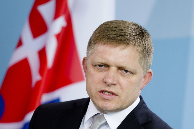 Новий уряд Словаччини із представників чотирьох парламентських партій сформував діючий прем’єр-міністр, він же голова партії “Курс – соціальна демократія” (SMЕR-SD) Роберт Фіцо. 