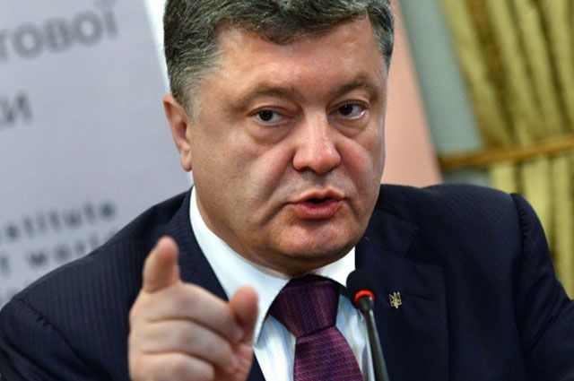 Порошенко назвав танковий наступ бойовиків найбільшою небезпекою