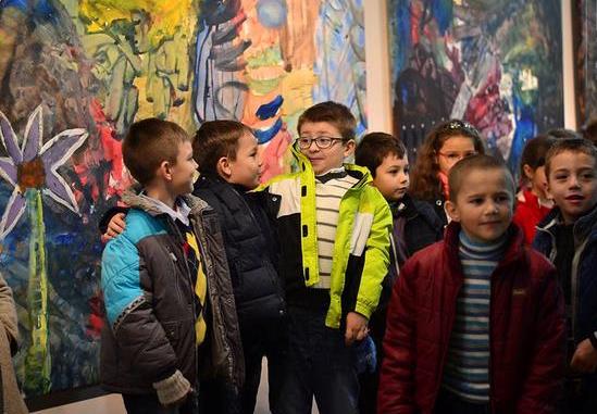 В галерее «Ужгород» открылась выставка-аукцион необычных работ детей Ужгородской специализированной школы с углубленным изучением словацкого языка №4.