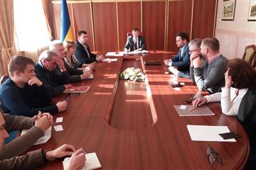 В Закарпатской ОГА состоялась рабочая встреча с представителями польской фирмы „LIMBA” в лице учредителя и генерального директора, президента консорциума и генерального представителя.