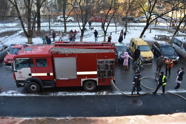 25 січня о 14:50 до оперативно-рятувальної служби надійшло повідомлення про пожежу в багатоповерхівці на вул. Годинки, що в м. Ужгород.
