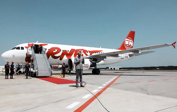 Авіакомпанія Ernest Airlines в 2017 році пустить рейси з Києва в Неаполь і Бергамо і зі Львова в Неаполь, Венецію і Бергамо.
