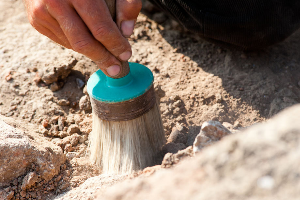 Турецькі та італійські археологи під час розкопок у місті Каркамиш (Туреччина) знайшли глечик, на якому намальований древній смайлик.