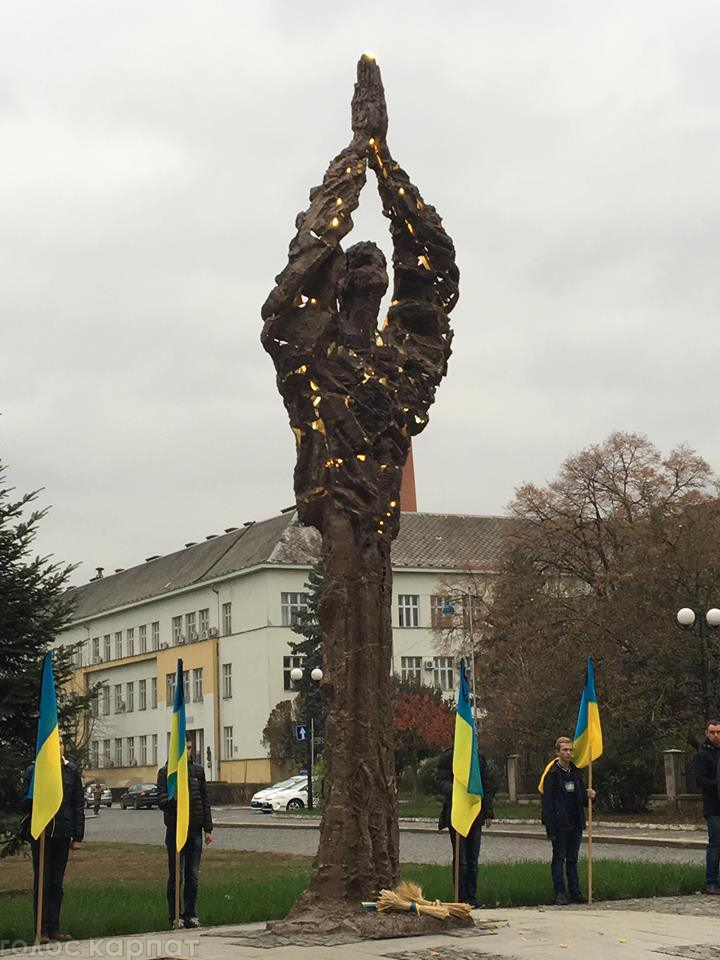 Напередодні, 18 березня, завершилася чергова публічна консультація – щодо обрання місця для розміщення монументу жертвам Голодоморів в Ужгороді.

