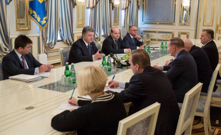 Сегодня, 15 декабря, в Минске состоялось заседание трехсторонней контактной группы и подгрупп, которые занимаются регулированием ситуации на Донбассе.