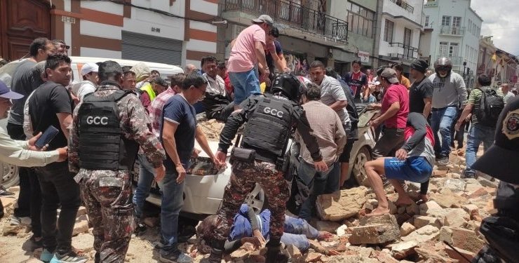 18 березня поблизу узбережжя Еквадору стався землетрус, внаслідок події загинули щонайменше 14 людей, сотні дістали поранення.