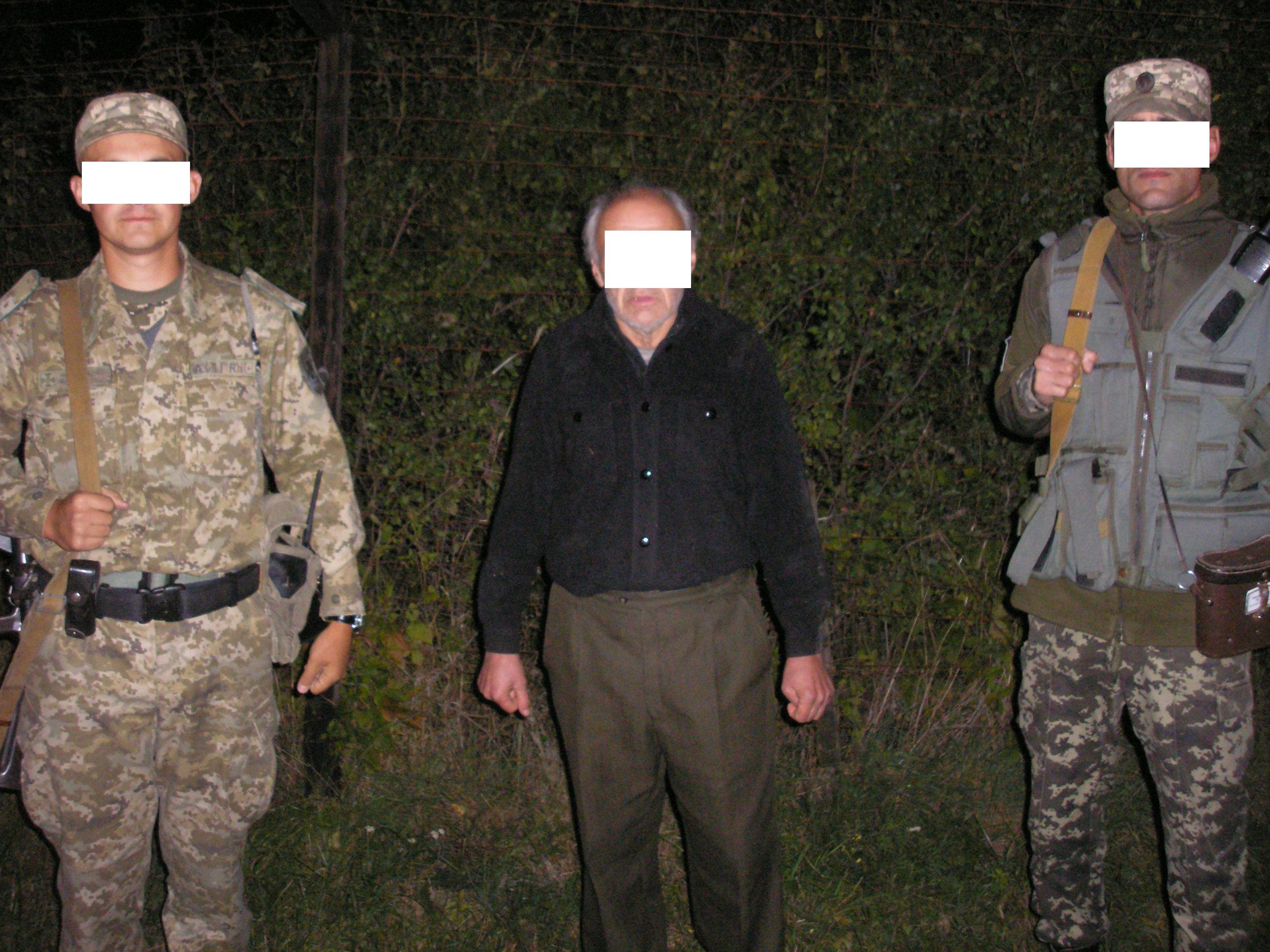 Вчера пограничники отдела «Тиса» Чопского отряда задержали гражданина Украины, который пытался в обход пункта пропуска незаконно пересечь границу и попасть в Словакию.