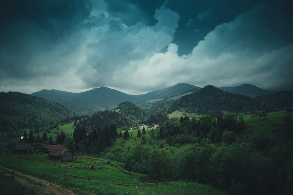 За прогнозами синоптиків, у другій половині дня та ввечері 6 серпня переважно в гірських районах Закарпатської області очікуються грози.

