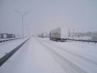 На Закарпатті обмежено рух транспорту на Івашківському перевалі у зв'язку зі снігопадом.
