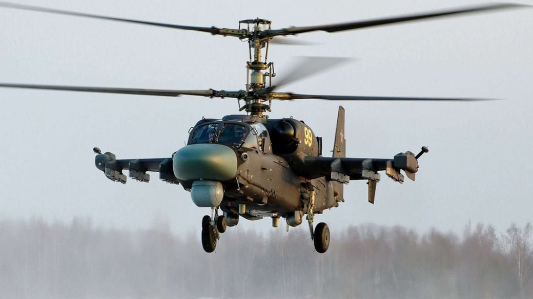 Військові 128-ї окремої гірсько-штурмової бригади оприлюднили кадри знищення російського бойового вертольота Ка-52.