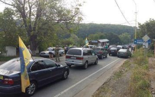Прокуратура відкрила кримінальне провадження за фактом блокування автомобільним транспортом пункту пропуску поблизу українсько-словацького кордону у Закарпатській області.