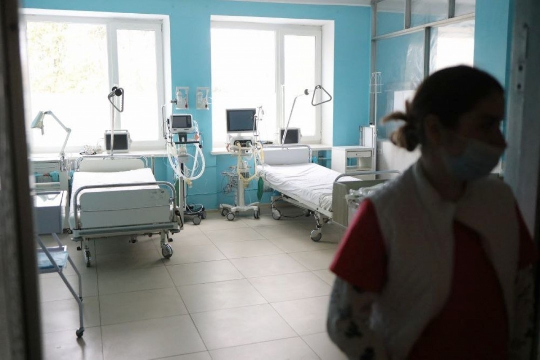 У 17 закладах охорони здоров'я Закарпатської області госпіталізують хворих на COVID-19.