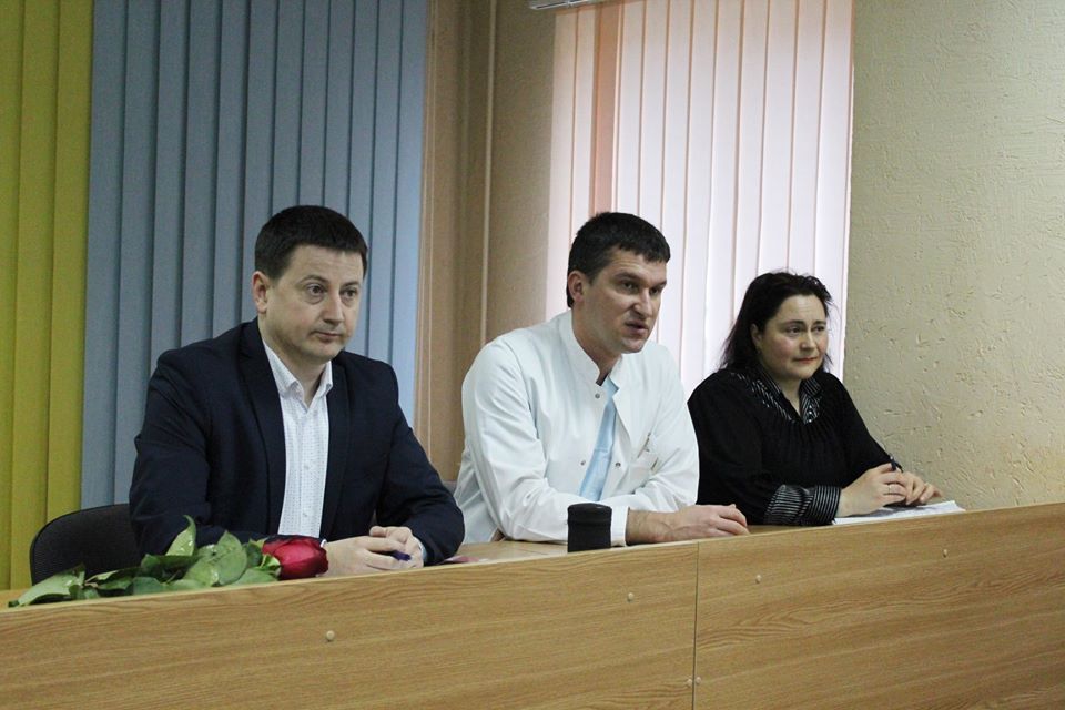 3 березня 2020 року голова Виноградівської райради відвідав районну лікарню, де представив колективу нового керівника.


