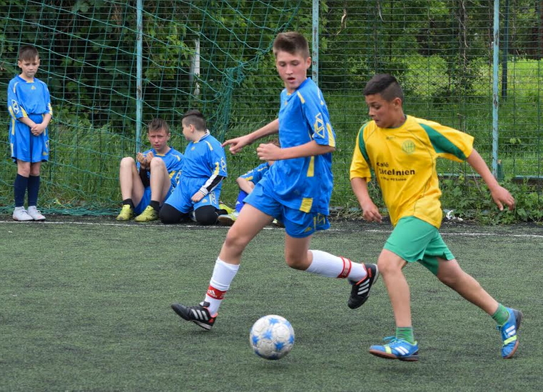 В Ужгороді провели турнір з міні-футболу серед "конфліктних" дітей (ФОТО)