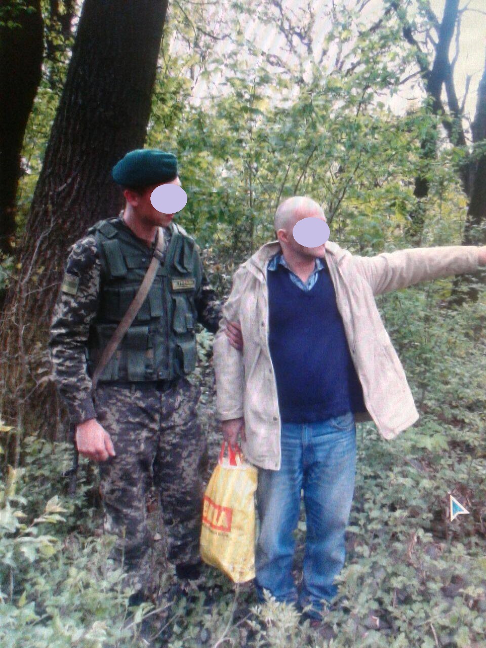 Пограничники отдела «Ужгород» вблизи села Оноковцы обнаружили иностранца, который незаконно пересек границу из Словакии в Украину.