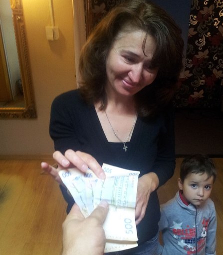Закарпатець завдяки Facebook знайшов жінку, яка 29 вересня в Іршаві втратила чималу суму грошей. 