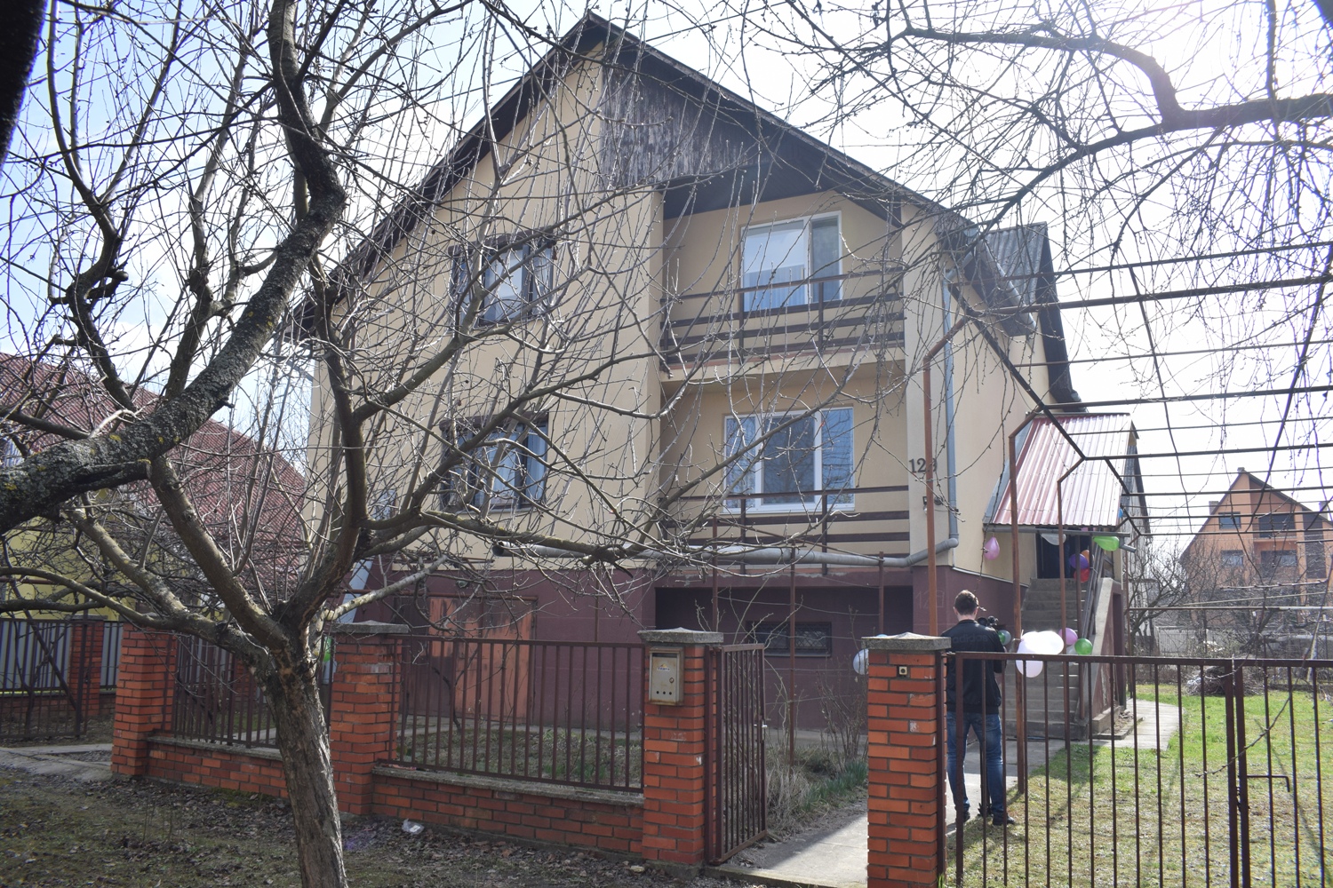 Сьогодні, 20 березня, в Ужгороді відкрили перший дитячий будинок сімейного типу.