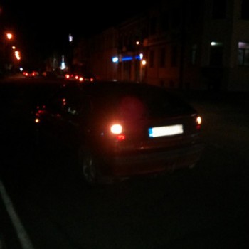 Вчора, 28 березня, в Ужгороді на площі Петефі водій на червоному 