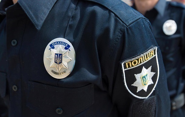 Правоохоронці не виявили на тілі слідів насильницької смерті. Подробиці інциденту з'ясовуються.
